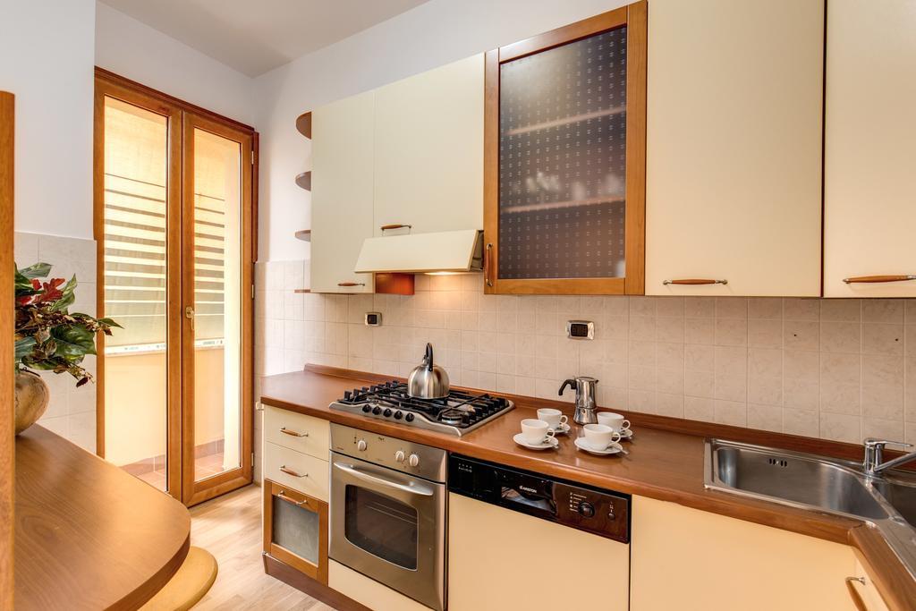 M&L Apartment - Caracalla Holiday Рим Стая снимка